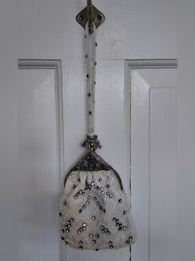 Moyna White Beaded Evening Bag